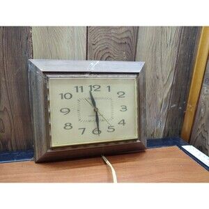 Vintage Retro GE  Wall Clock Wood Pattern Border Plastic Model 2139 5x8
